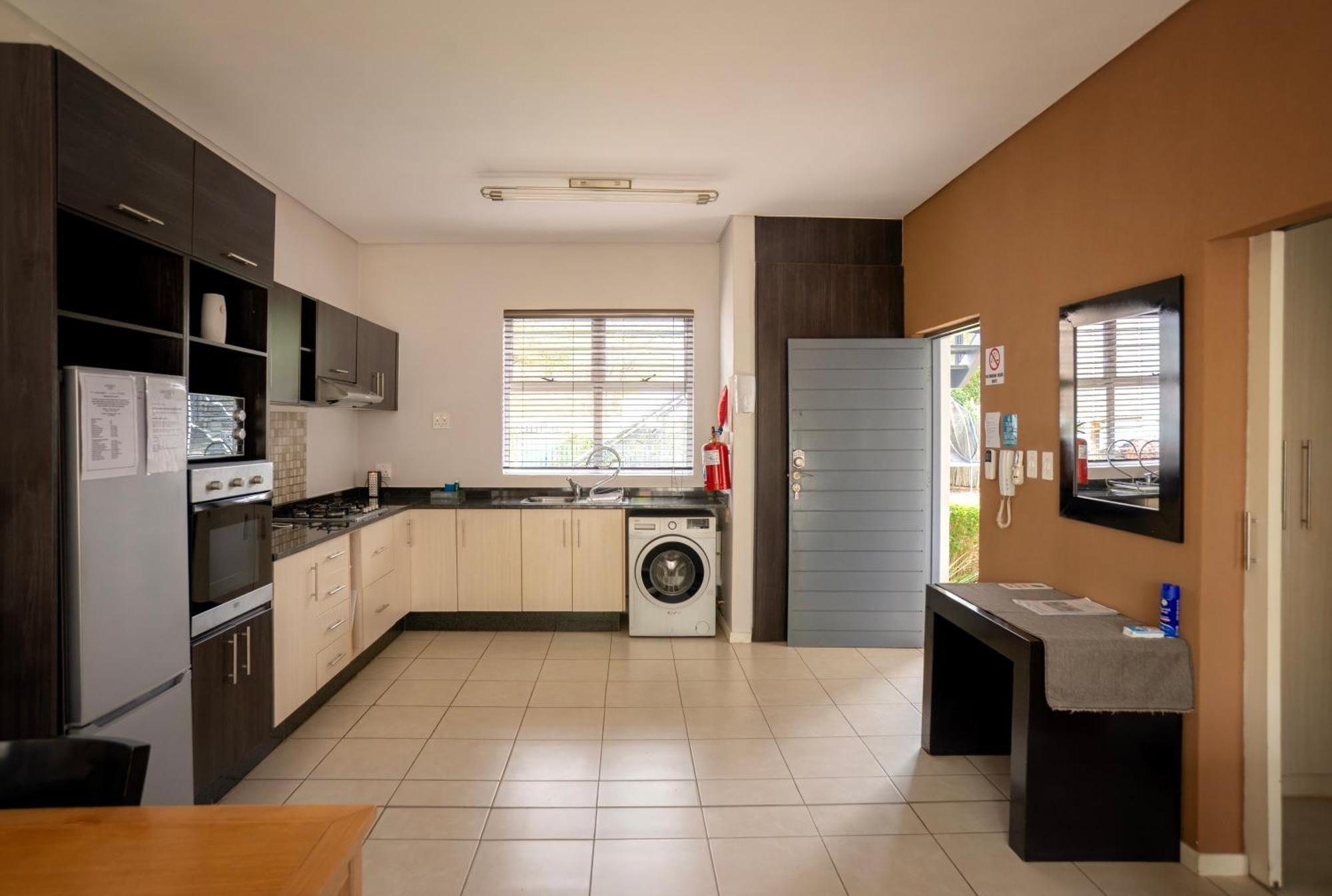 Apartments @ 125 Gaborone Bagian luar foto